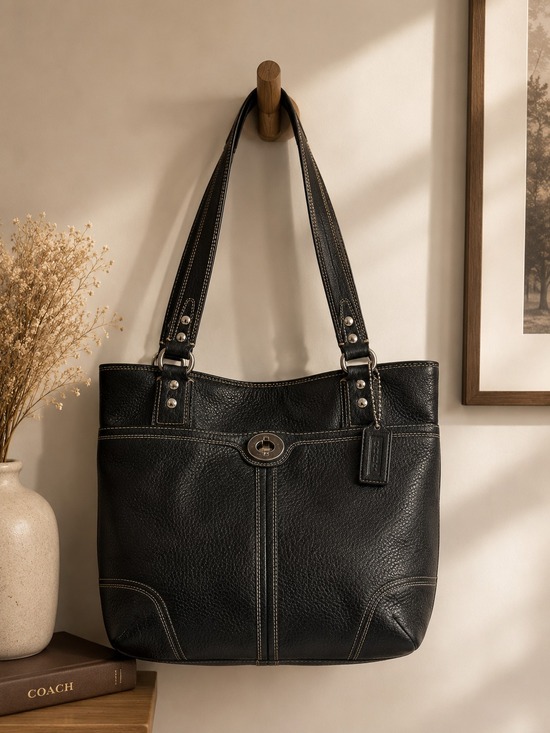 Coach Handbags - Coach Black Leather Shoulder Tote Bag